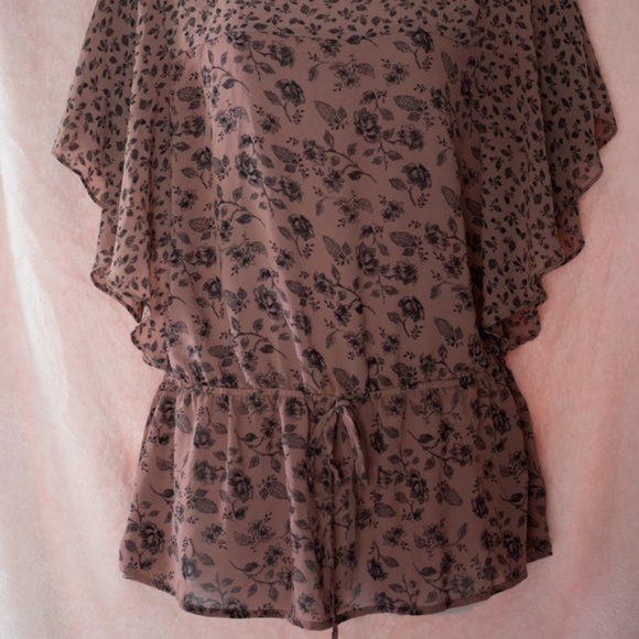 Floral Printed Flutter Sleeve Blouse - Picture 3 of 7